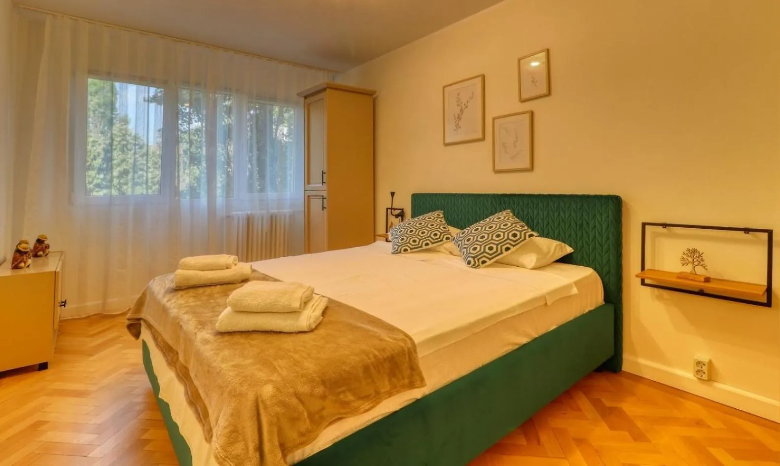 Quito Apartment - Stylish & Quiet Bucharest Romania