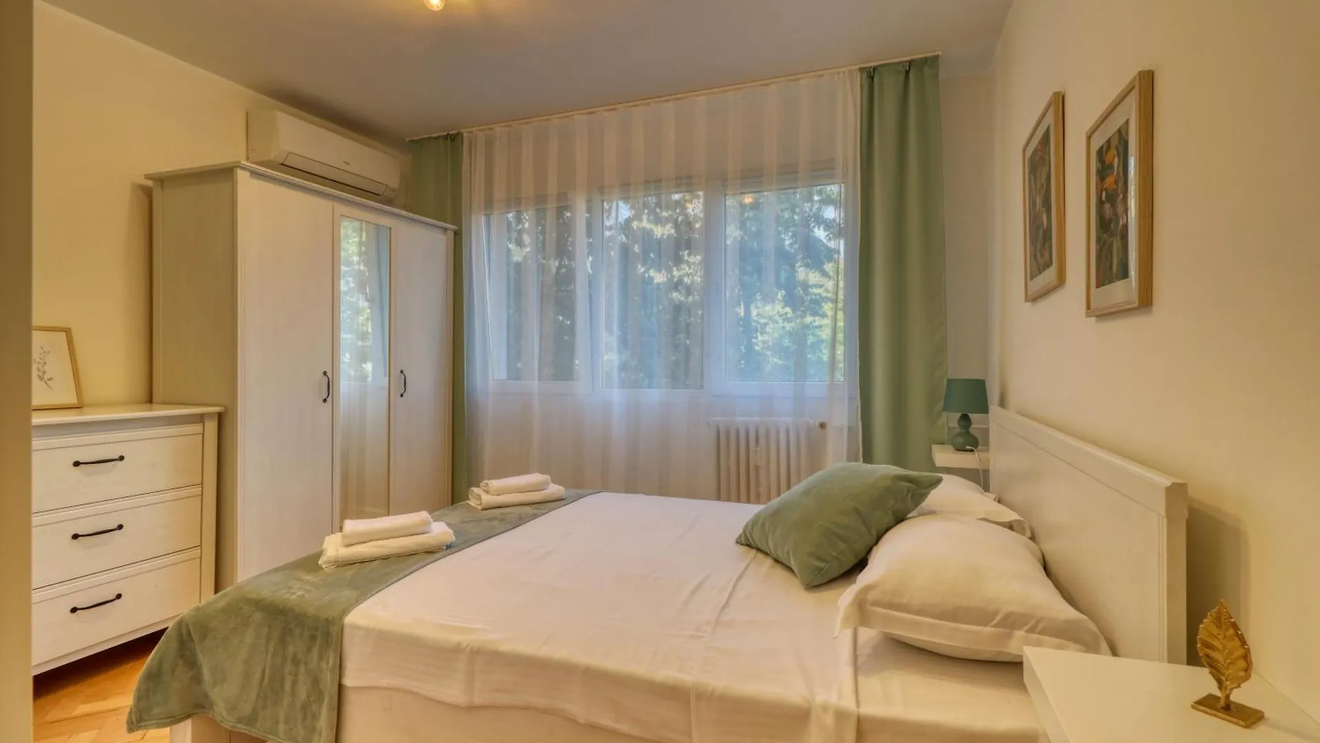 Quito Apartment - Stylish & Quiet Bucharest